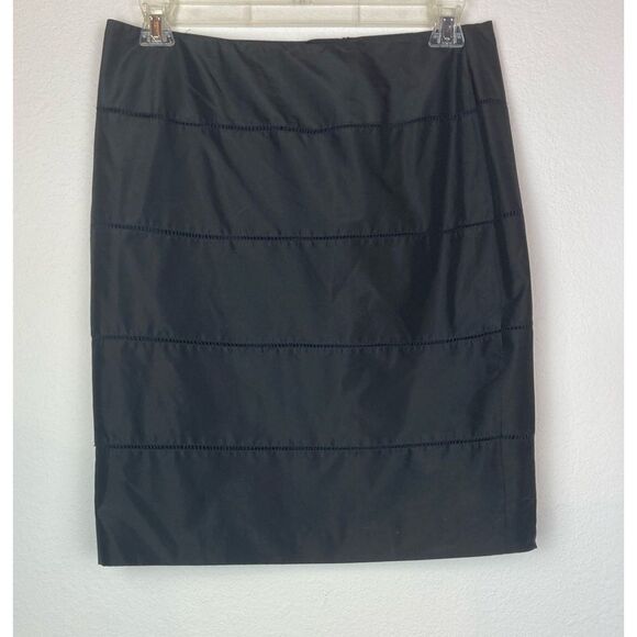 Doncaster Collection pure silk lined skirt w/lace insert - Picture 2 of 8